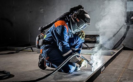 電焊作業(yè)中，哪些勞保用品可以保護(hù)自身健康